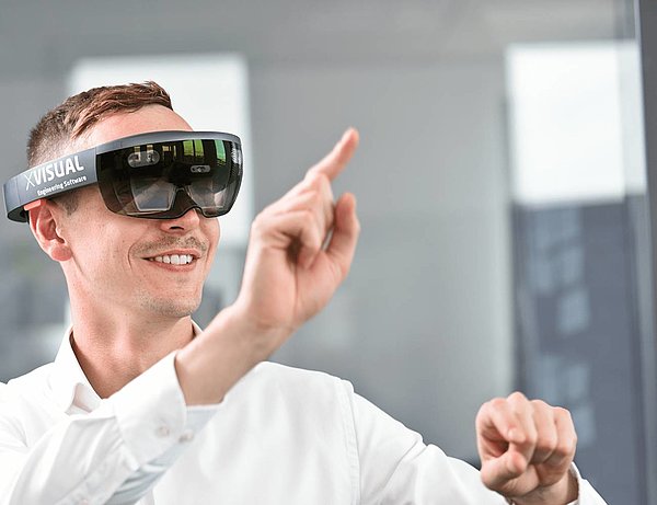 Person mit einer VR-Brille